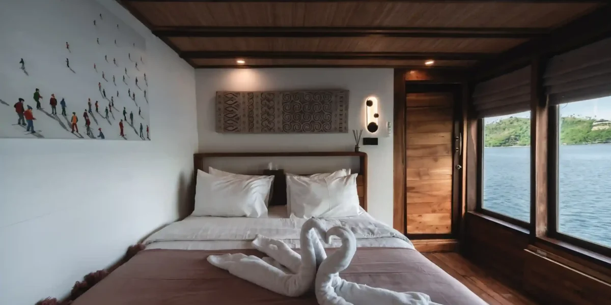 Weh and Mentawai Cabin Elbark cruise phinisi komodo 3